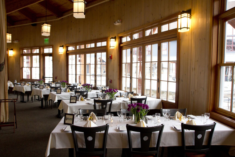 Food & Drinks, Clay Brook Hotel, Washington
