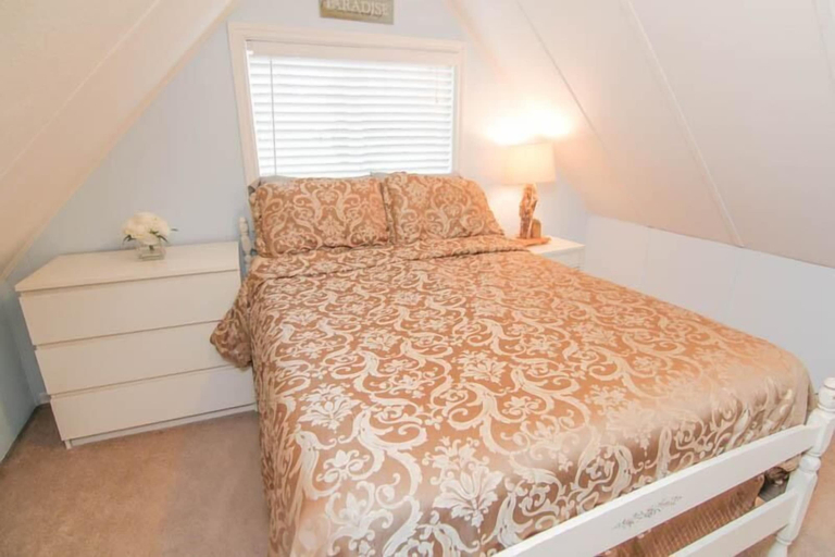 Bedroom 1, Victorian By The Sea, Lincoln