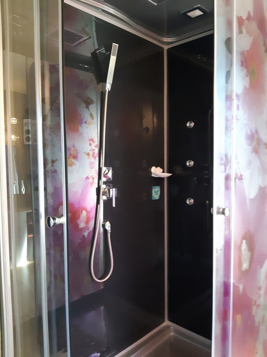 Bathroom 5, Les Clefs de L Argilière, Oise