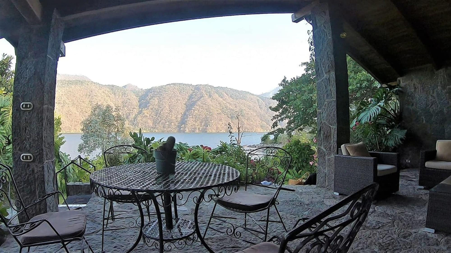 Others 4, Lake House AT022, San Lucas Tolimán