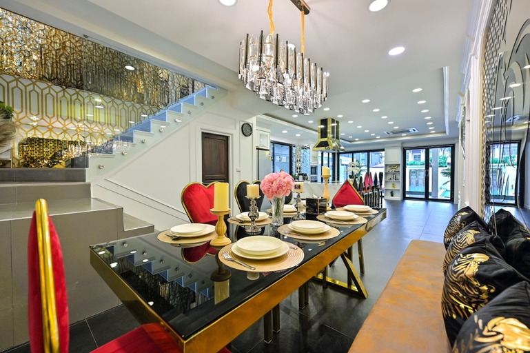Food & Drinks 5, Exquisite Pool Villa A, Pattaya