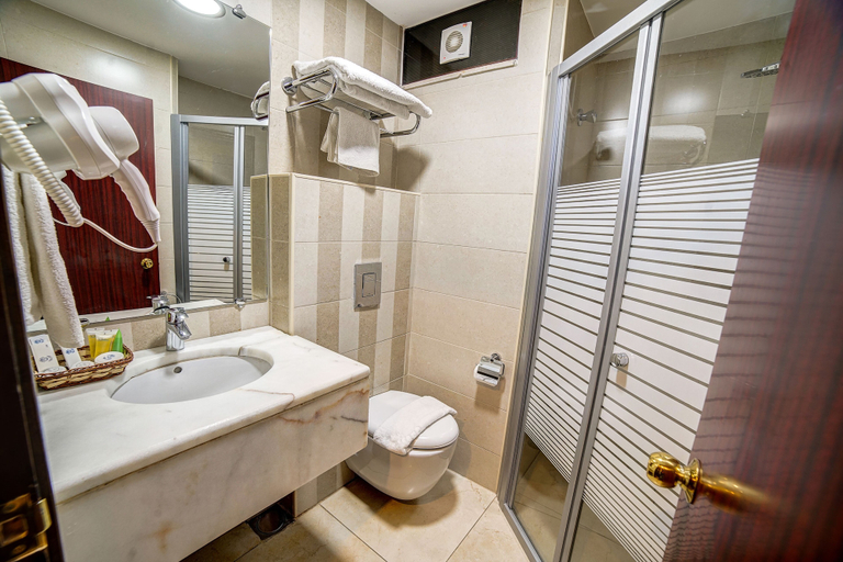 Bathroom 4, Nairoukh Hotel Aqaba, Aqaba