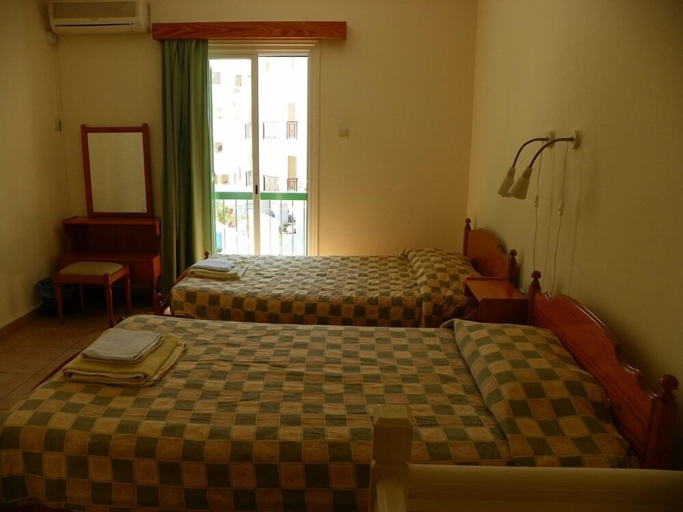 Bedroom 4, Sea 'n Lake View Hotel Apartments, Larnaca