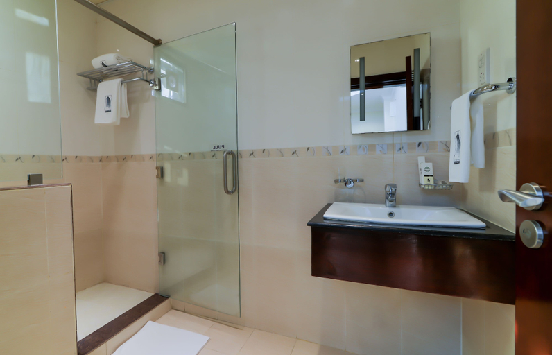 Bathroom 5, Tanzanite Executive Suites, Ilala