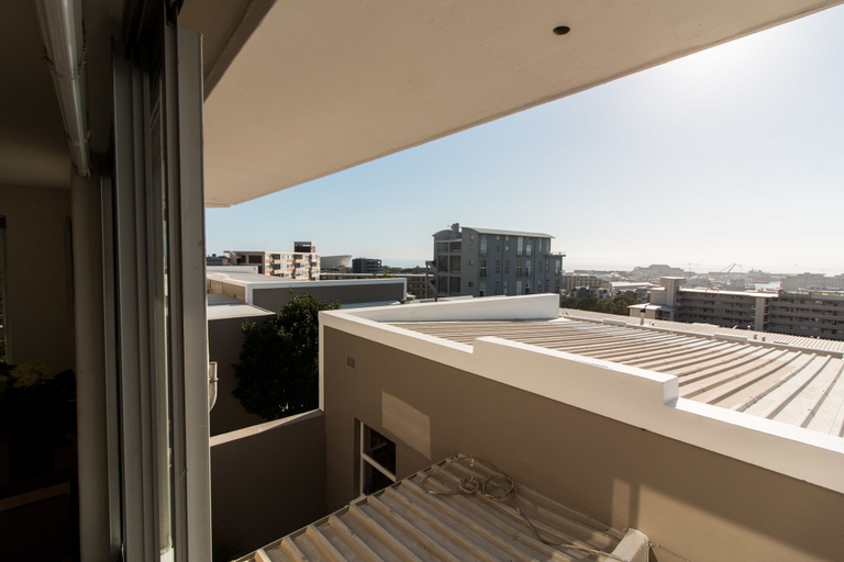Others 5, Highstrand Suite 1, City of Cape Town
