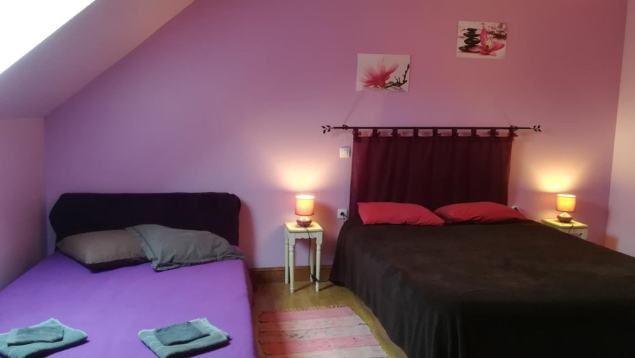 Bedroom 4, Roulotte à la Ferme de l'Isle, Loir-et-Cher