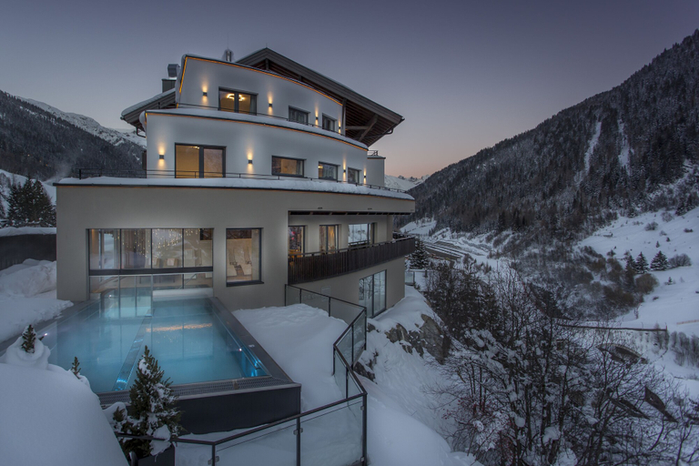 Exterior & Views 2, Heart Hotel Grischuna, Landeck