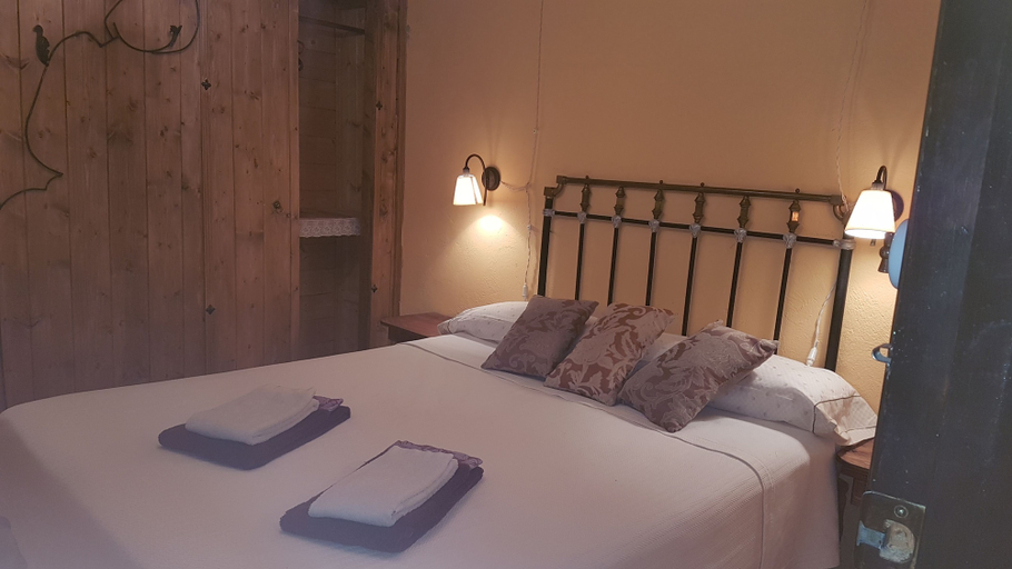 Bedroom 3, Los Arcos de Barasona, Huesca