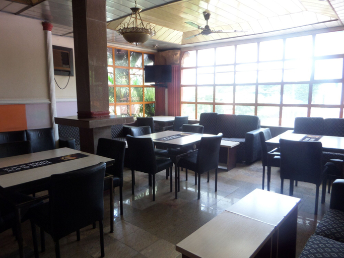 Food & Drinks 5, Aneio Hotel, AbujaMun