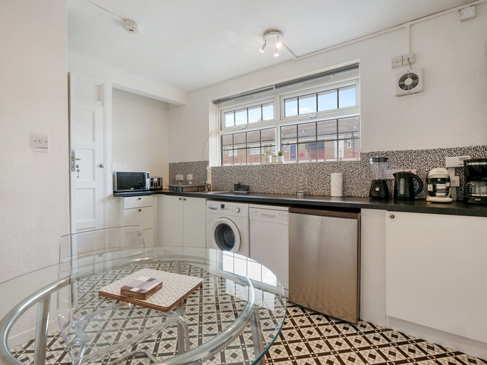 Food & Drinks, The Xavier Flat by Kasar Stays, London