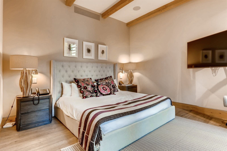 Bedroom 1, 1-184 West Meadow Drive, Eagle