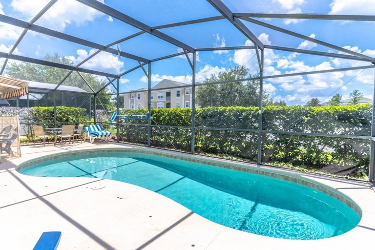 Sport & Beauty 5, 8118 Windsor Palms, Osceola