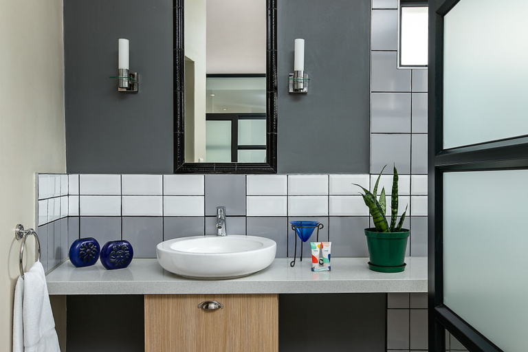 Bathroom 3, The Vantage Unit 12, City of Johannesburg