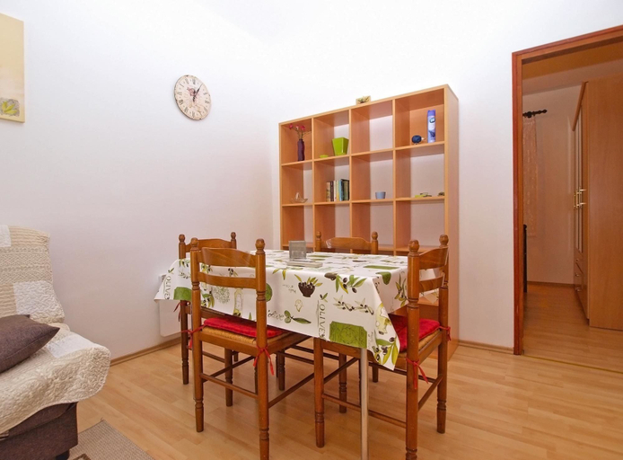Others 5, Apartment 1407, Fažana