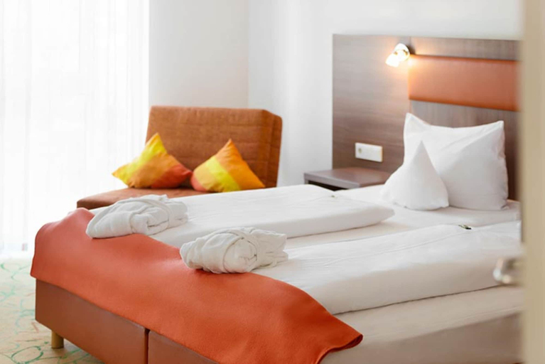 Bedroom 4, Hotel Aviva, Karlsruhe