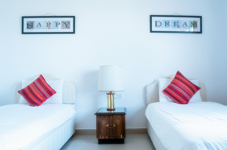 Bedroom 2, Al Hoota Rest House, Al Hamra