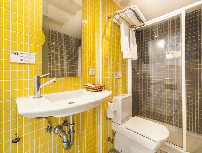Bathroom 3, Apartamentos Mix Bahia Real, Baleares