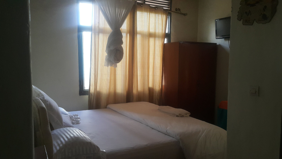 Bedroom 2, Midland Hotel, Kayonza