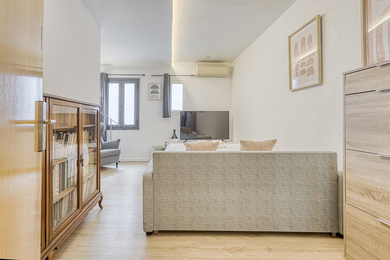 Others 5, Hostal Bedmates, Barcelona