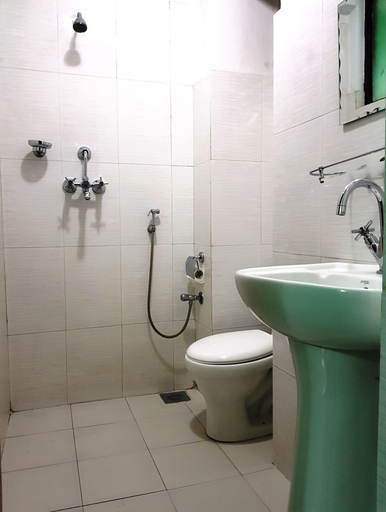 Bathroom, Mount Annapurna Guest House, Bagmati