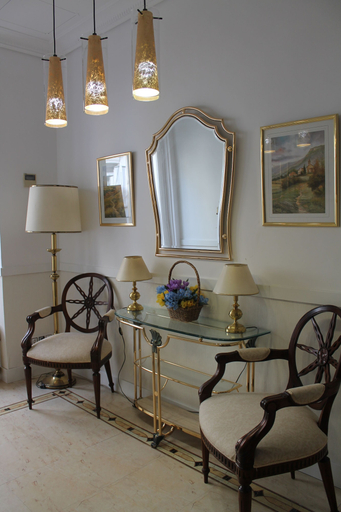 Others 5, Hostal Alfaro, Madrid