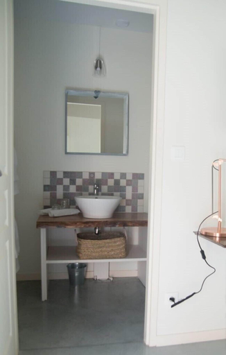 Bathroom 5, Les Hauts de Chalonne, Charente