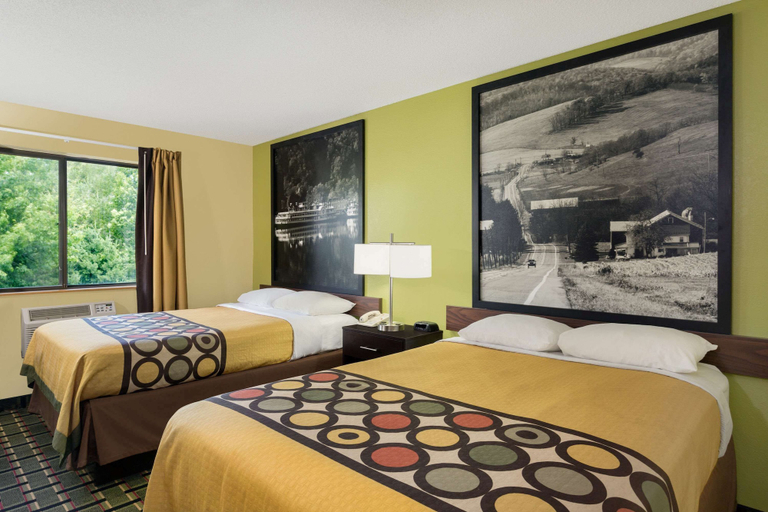 Bedroom 4, Super 8 by Wyndham Marietta, Washington