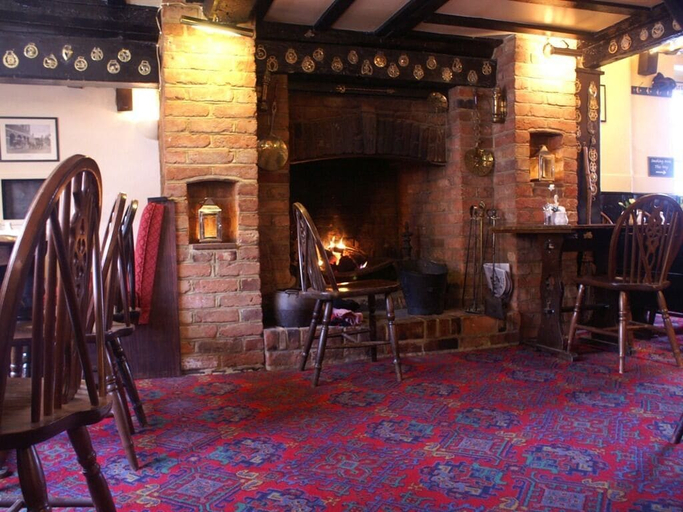 Others 4, The Saracens Head, Buckinghamshire