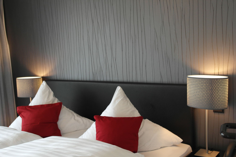 Bedroom 4, Hotel Blauer Fasan, Aurich