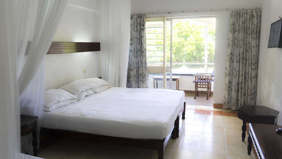 Bedroom 4, Reef Hotel, Nyali