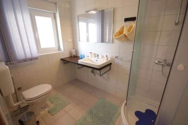 Bathroom 5, ApartHotel Viola, Medulin