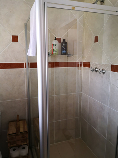 Bathroom 4, Sleep Eezy Cottages, Ekurhuleni