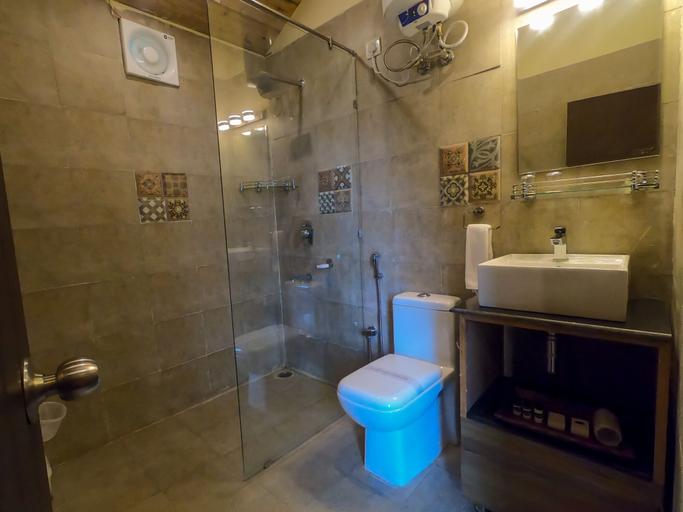 Bathroom 3, Aaroham By Aamod, Chamba
