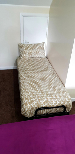 Bedroom 3, Aziz Manzil, London