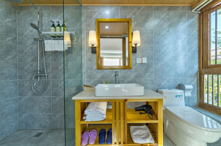 Bathroom 3, Lijiang Village House, Lijiang