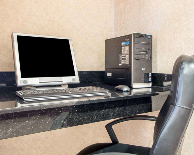 Others 5, Quality Inn Merrillville, Lake