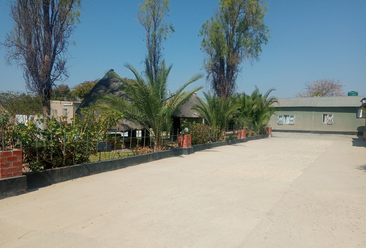Others 5, DL Lodge, Choma