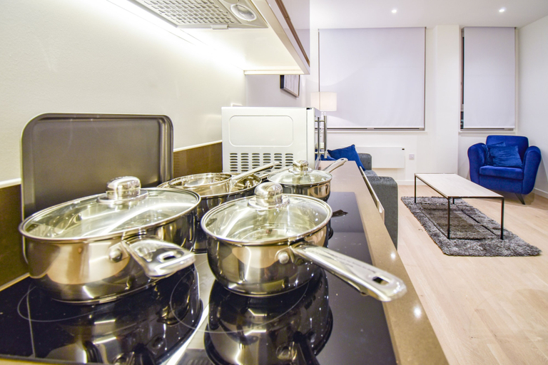 Food & Drinks, Silbury MK City Apartment With Parking, Milton Keynes
