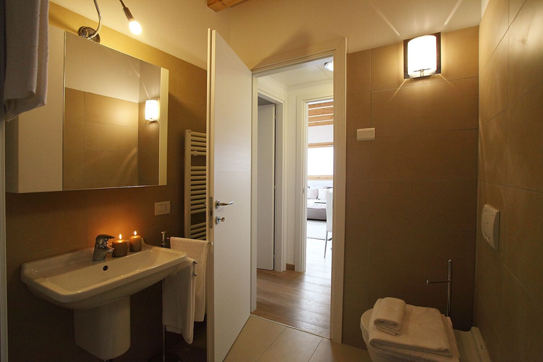 Bathroom 4, Riva Bellano Lavanda, Lecco