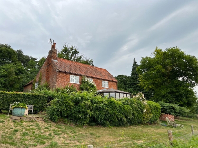 Exterior & Views 2, Cherry Tree Cottage, Suffolk