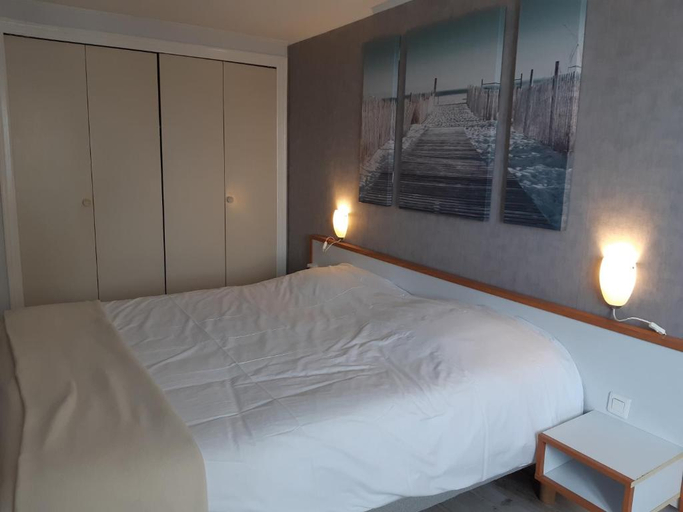 Bedroom 2, Logis Hôtel les Chardons Bleus, Finistère