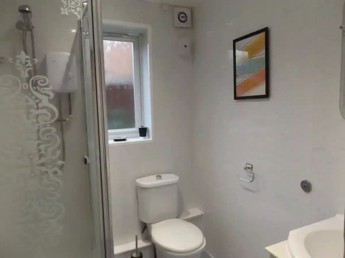 Bathroom, Coventry Park House, Coventry