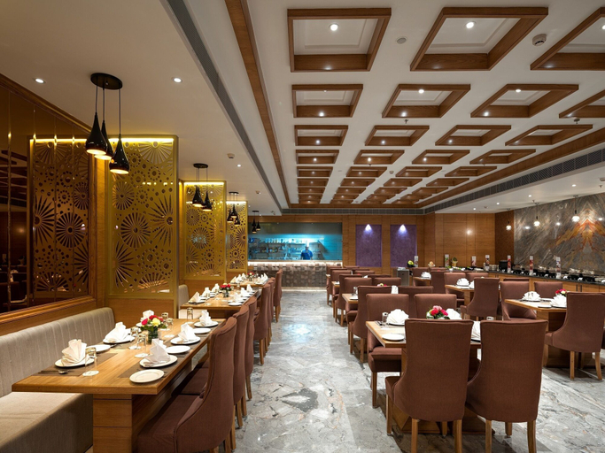 Food & Drinks 5, Cygnett Park BL, Jaipur