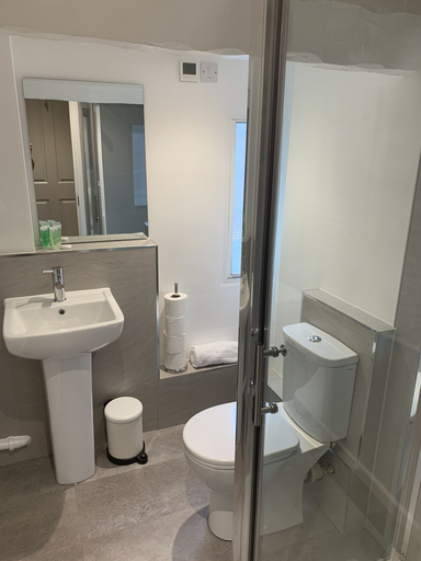 Bathroom 3, The Falcon Hotel & Restaurant, Shropshire
