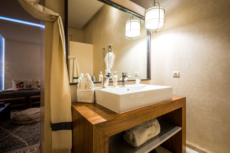 Bathroom 4, Riad Houma, Marrakech