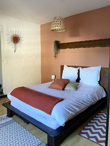 Bedroom 5, Nuit et Spa en Brenne, Indre