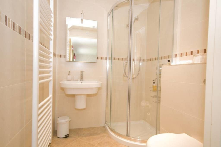 Bathroom 4, Detmore House, Gloucestershire