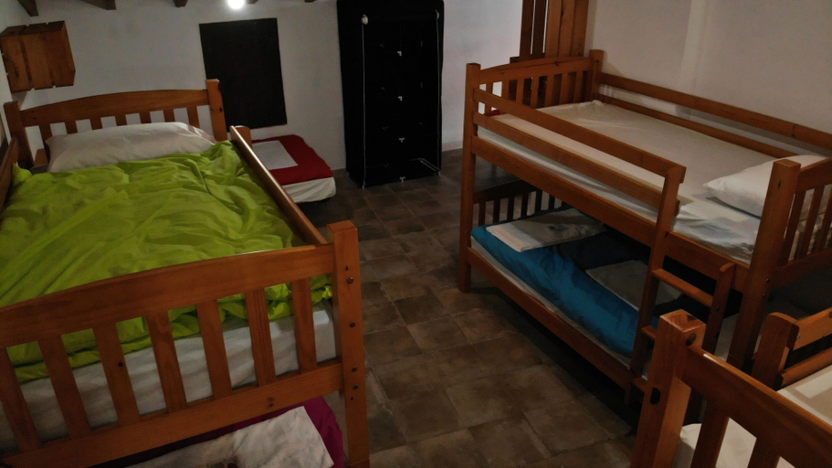 Bedroom 4, Albergue Valle do Seo, León