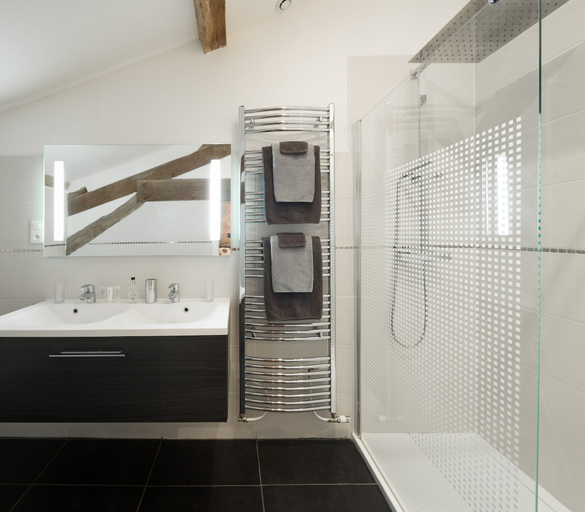 Bathroom 5, VANDENBELD Wines B&B, Dordogne