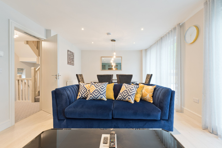 Others 4, The Seamus Heaney Suite - hiphipstay, Dublin